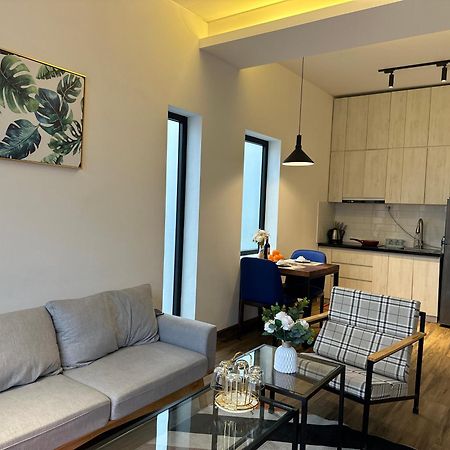 Luxe Paradise Residence 88 Tu Hoa Hanoi Buitenkant foto